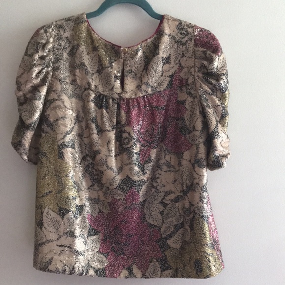 Perfect holiday top! - Picture 2 of 3